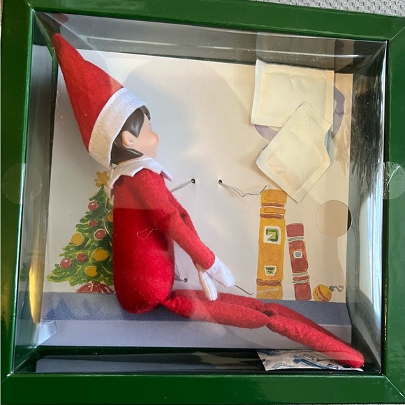 Elf on the Shelf Christmas Tradition “I’m a Gurl” Set - Picture 3 of 5